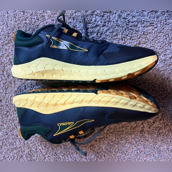 Altra Trail Running shoes - Picture 4 of 12